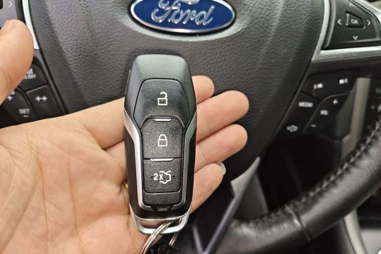 Used Ford Mondeo 2013 2.0L GTDi 200 Fashion Edition
