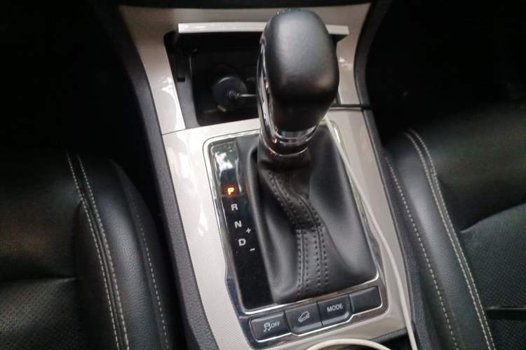 Used Roewe RX5 New Energy 2017 eRX5 50T Hybrid Connected Prestige Flagship Edition Gear Lever