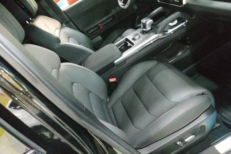 Used JETOUR Shanhai Traveler C-DM 2024 C-DM 208KM Mountain & Wilderness Edition Right Front Seat