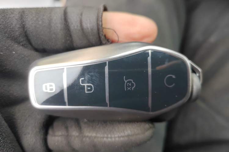 Used BYD Tang New Energy 2023 DM-i Champion Edition 112KM Prestige Model Vehicle Key