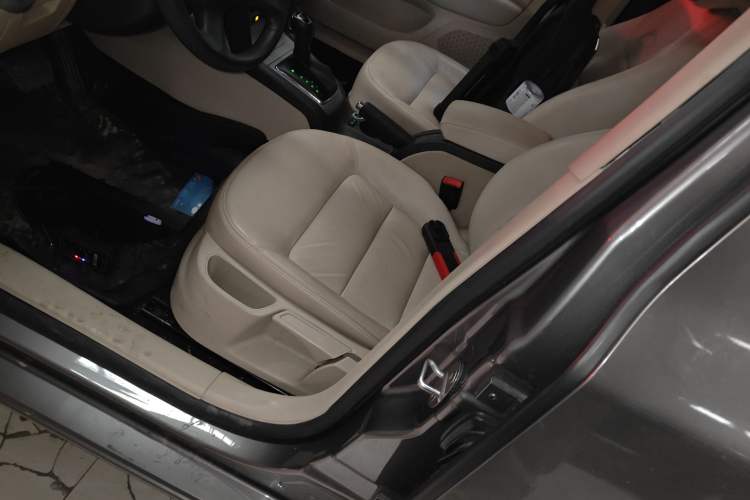 Used Skoda Octavia 2015 Classic Model 1.6L Automatic Yijie Version
