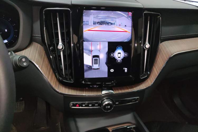 Used Volvo XC60 2024 B5 4x4 Smart Luxury Edition