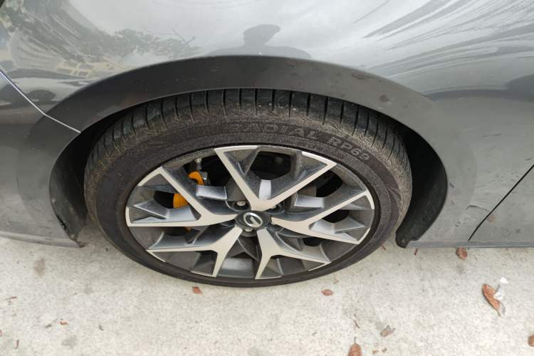 Used GAC Trumpchi EMPOW 2021 270T DCT J15 Version Left Front Wheel Hub