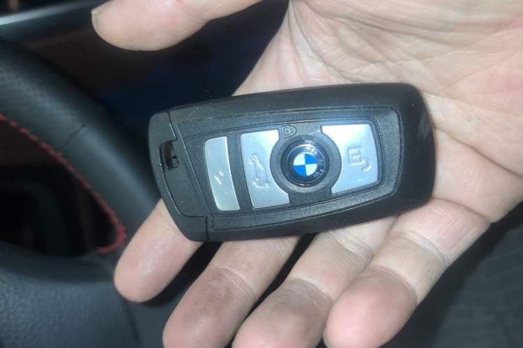 Used BMW 5 Series GT 2017 528i Leading Model Vehicle Key