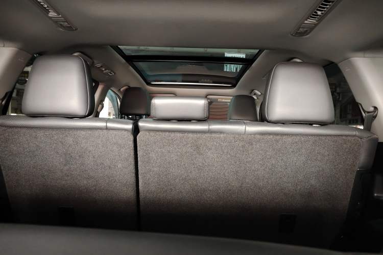 Used Toyota Highlander 2017 2.0T Four-Wheel Drive Luxury Edition 7 Seats