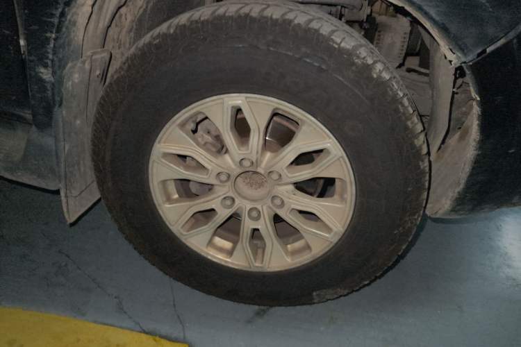 Used JMC Yusheng S350 2011 2.4T Two-Wheel-Drive Luxury 5-Seater
