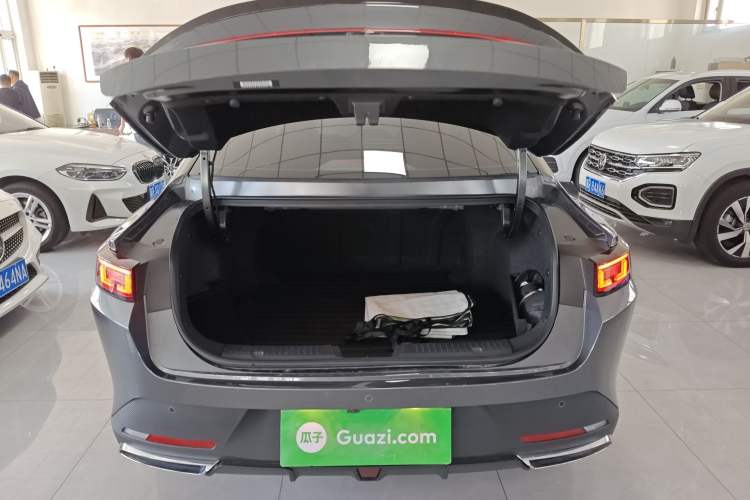 Used CHANGAN Eado 2025 Blue Whale 1.5T 500Bar Prestige Model
