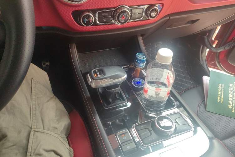 Used BAIC Off-Road BJ40 2020 2.0T Automatic Four-Wheel Drive Urban Hunter Edition Chivalrous Type Gear Lever