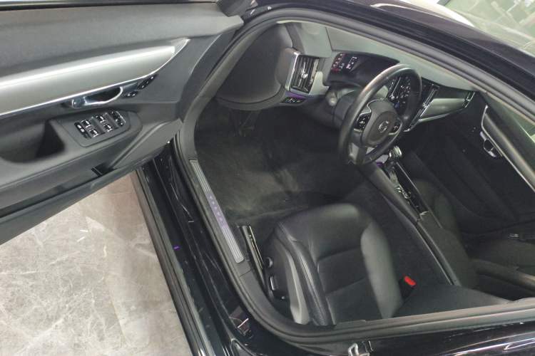 Used Volvo S90 2019 T4 Zhiyi Edition