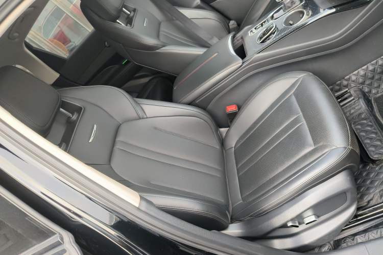 Used Hongqi HS3 2023 1.5T Two-Wheel Drive Shanwei Edition Right Front Seat