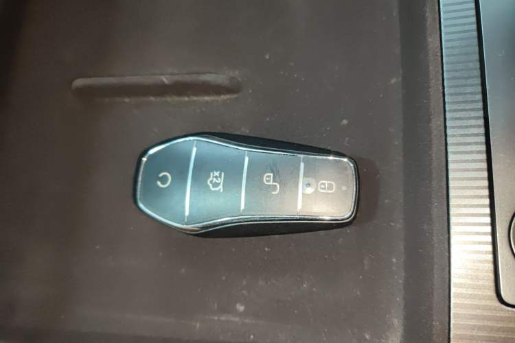 Used BYD Song L DM-i 2024 112 km Leading Edition Vehicle Key