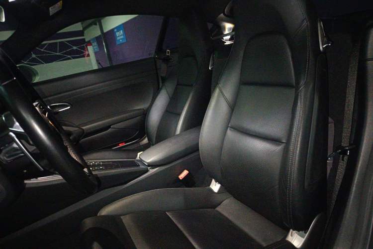 Used Porsche 718 2018 Cayman 2.0T Left Front Seat