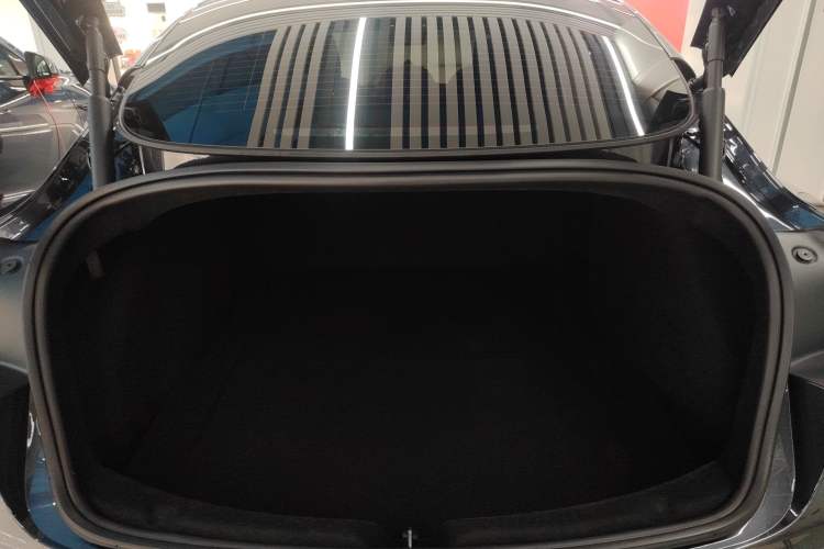 Used Tesla Model 3 2025 Rear-Wheel-Drive Version Trunk