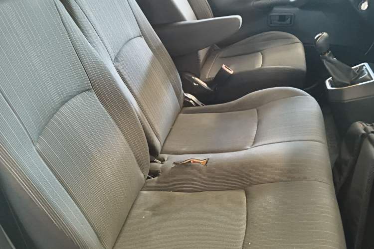 Used JMC Transit 2019 2.8T Commercial Version Short Wheelbase Mid-Roof 3-Seater China VI Standard JX493