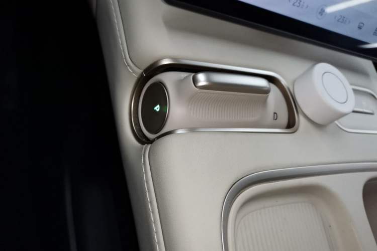 Used Nio ES6 2024 75 kWh
