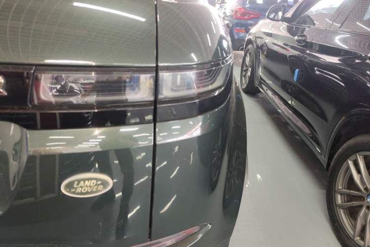 Used Land Rover Range Evoque 2021 Range Rover Velar 249 PS R-Dynamic S Performance Edition
