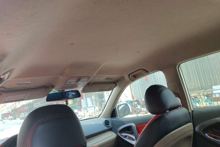 Used Toyota RAV4 2012 Luxurious Edition 2.0L Automatic All-Wheel Drive