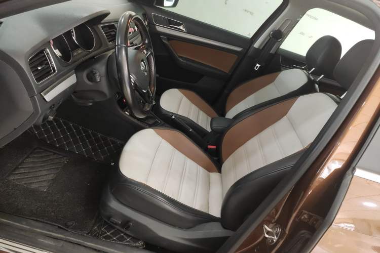 Used Volkswagen Cross Lavida 2017 230TSI DSG Luxury Edition
