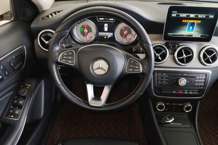 Used Mercedes-Benz GLA 2016 GLA 200 Fashion Model Steering Wheel