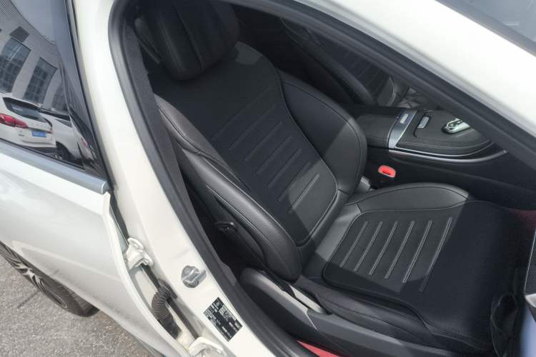 Used Mercedes-Benz C-Class 2023 Restyled C 260 L Sport Edition Right Front Seat