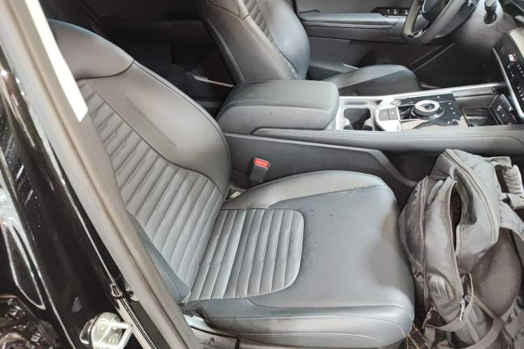 Used Kia Sportage (Chinese Domestic Model) 2025 2.0T Two-Wheel-Drive Prestige Edition