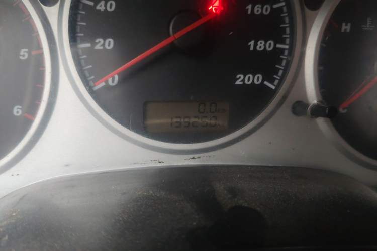 Used Great Wall Wingle 5 2014 2.8T Entry-Level Big Double-Cab GW2.8TC Odometer Close Up