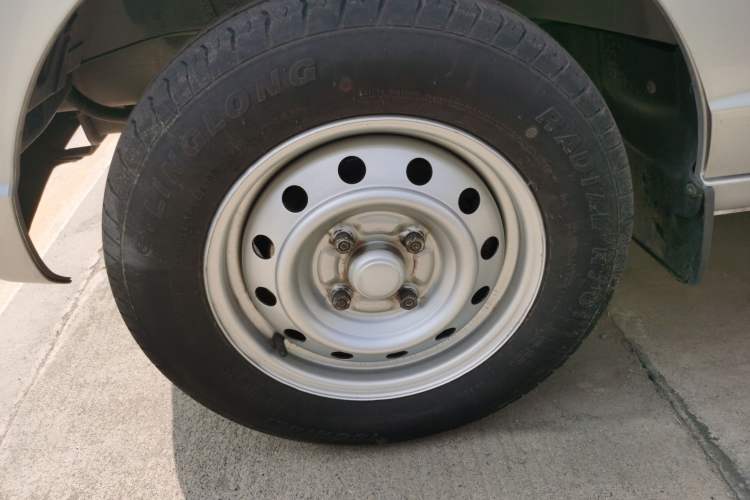 Used Wuling Rongguang S 2021 1.2L Base Model Window-Sealed 5-Seat LSI Car
