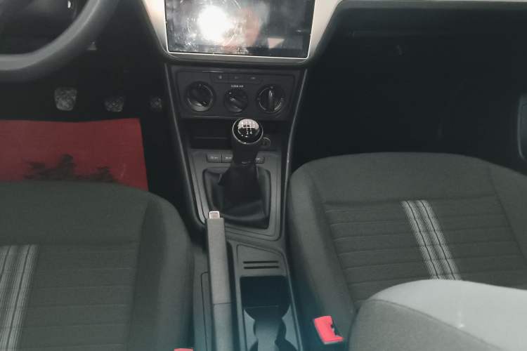 Used Volkswagen Lavida 2019 Lavida Start 1.5L Manual Fashion Edition China VI Standard Gear Lever