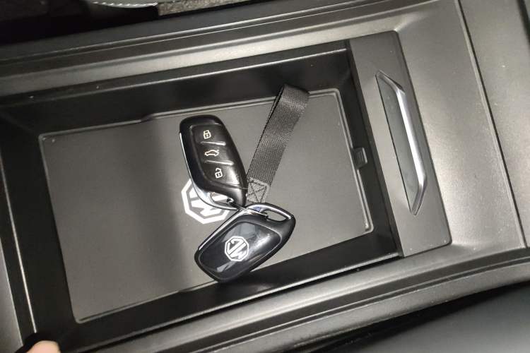 Used MG 4 EV 2022 425 km Luxury Edition