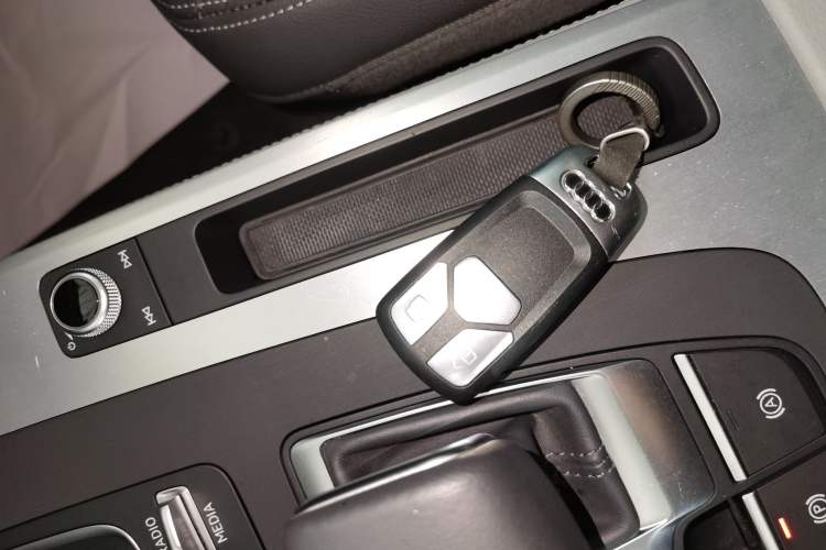 Used Audi Q5L 2018 40 TFSI Prestige Fashion Edition China V Vehicle Key