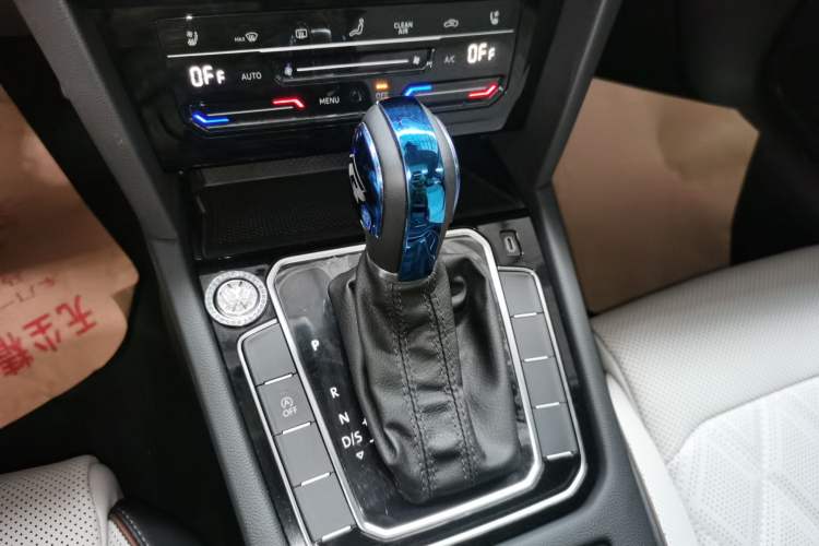 Used Volkswagen Magotan 2023 2 Million Units Commemorative Edition 330TSI DSG Luxury Version
