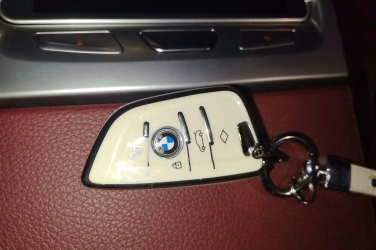 Used BMW 5 Series 2018 Facelifted 530Li xDrive M Sport Package
