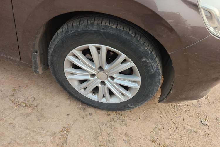 Used Peugeot 301 2016 1.6L Manual Comfort Edition Right Front Wheel Hub