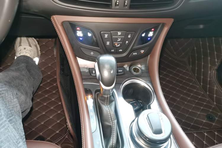 Used Buick Envision 2017 28T Four-Wheel Drive Elite Model Gear Lever