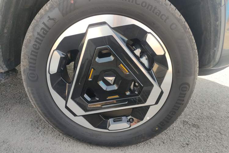 Used Deepal G318 2025 Worry-Free Adventure Edition Four-Wheel Drive Secret Realm Version Right Front Wheel Hub