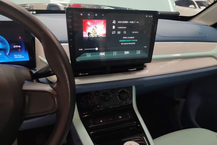 Used Dongfeng NAMMI BOX 2022 Revised Light Wind Edition 201 km Standard Version Audio And AC Panel