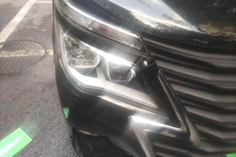 Used FORTHING Lingzhi 2019 M5L 1.6L 7-Seater Luxury Model China VI Standard Right Front Headlight