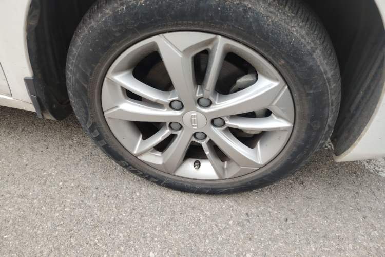 Used Geely Auto Emgrand GL 2020 1.4T Manual Luxury Model Right Front Wheel Hub