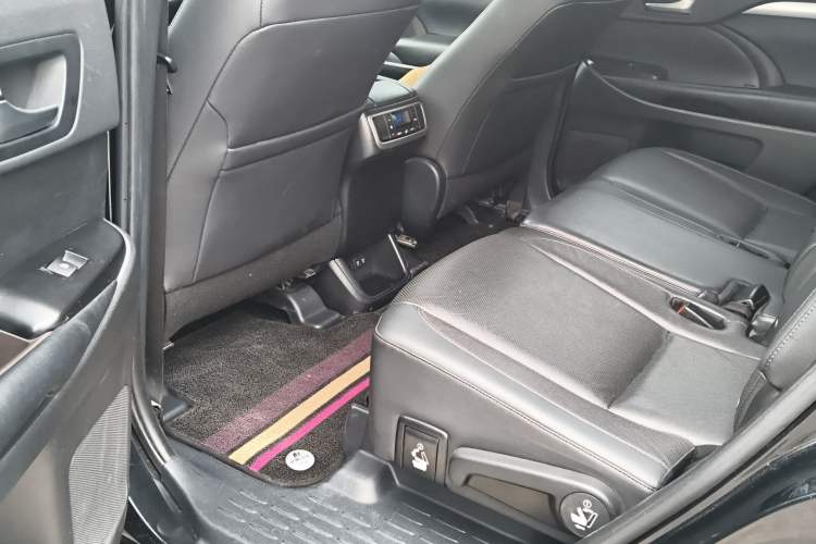 Used Toyota Highlander 2018 2.0T Four-Wheel Drive Luxury Version 7 Seats China VI Standard