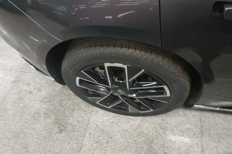 Used Avatr 06 2025 Max All-Electric Version