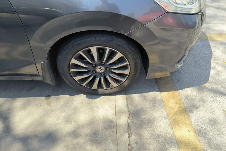 Used Honda Crider 2013 1.8L automatic luxury edition