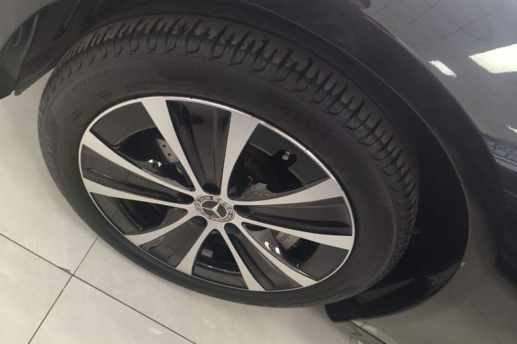 Used Mercedes-Benz E-Class New Energy 2022 Second Facelift E 350 e L Plug-in Hybrid Sports Sedan Exterior 4