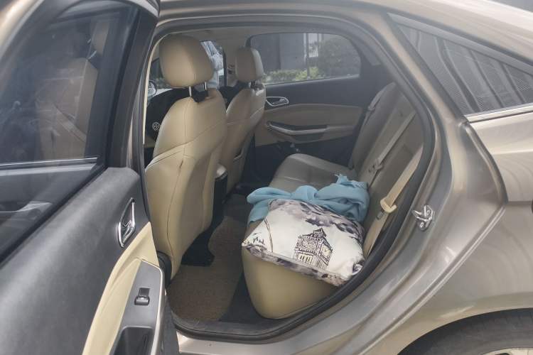 Used Ford Escort 2015 1.5L Automatic Fashion Model
