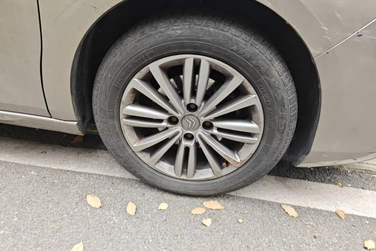 Used Citroen C4L 2015 1.8L Automatic Luxury Edition Right Front Wheel Hub