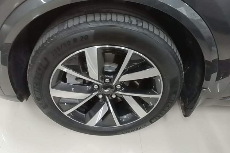 Used Li Auto L8 2023 Pro Model
