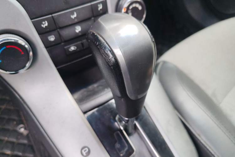 Used Chevrolet Cruze 2011 1.6L SL Grand Touring Edition Automatic Gear Lever