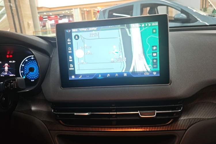 Used Hongqi E-QM5 2022 431 km Charge & Enjoy Edition Audio And AC Panel