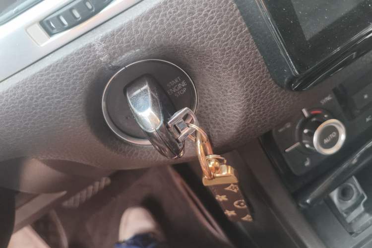 Used Volkswagen Touareg 2011 3.0 TSI Standard Version Vehicle Key