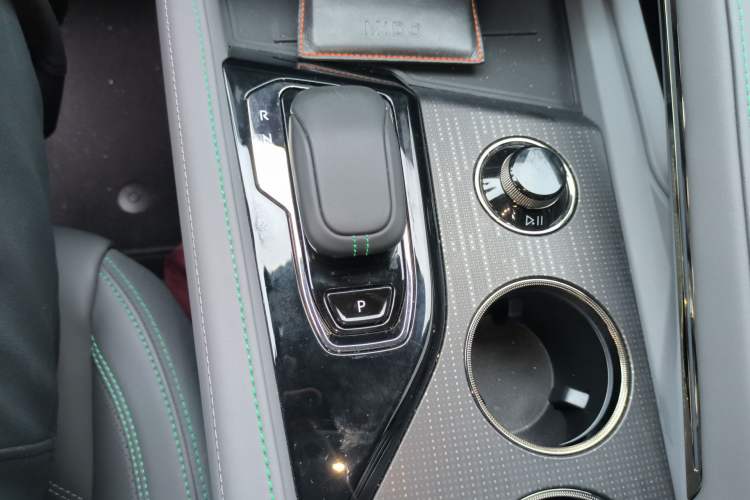 Used Zeekr 001 2023 WE Edition 86 kWh Gear Lever