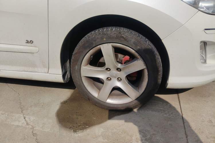 Used Peugeot 408 2013 2.0L Manual Comfort Edition